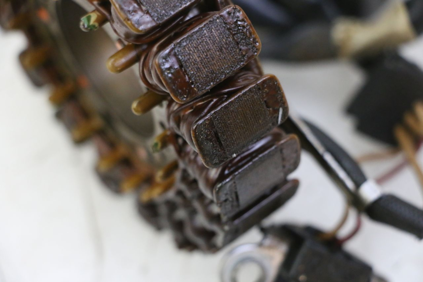 photo de STATOR YAMAHA X-MAX XMAX 125 (2010 - 2013) - Zoom estado de uso