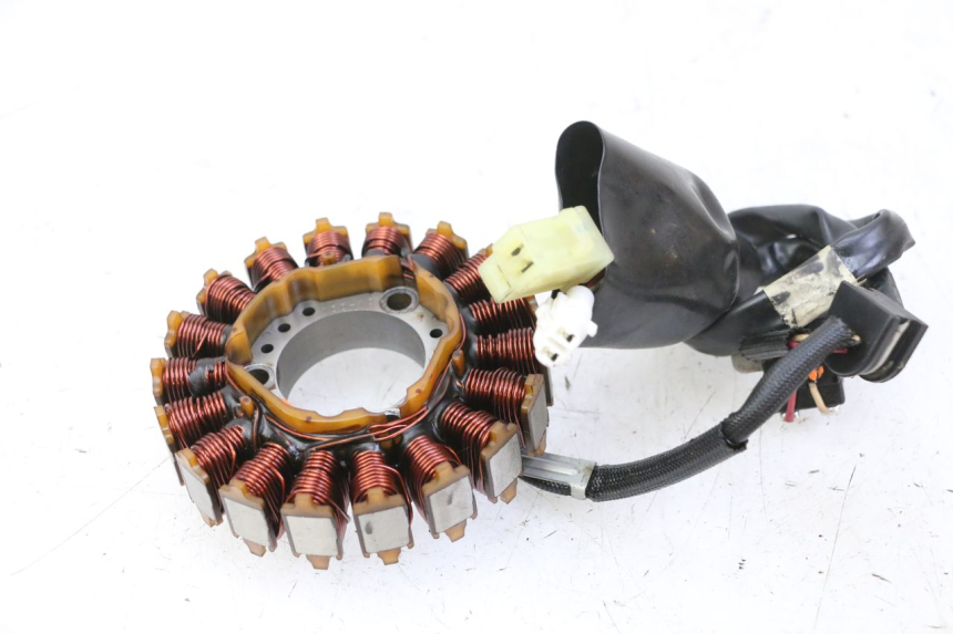 photo de STATOR YAMAHA X-MAX XMAX 250 (2006 - 2009) - Primer plano técnico