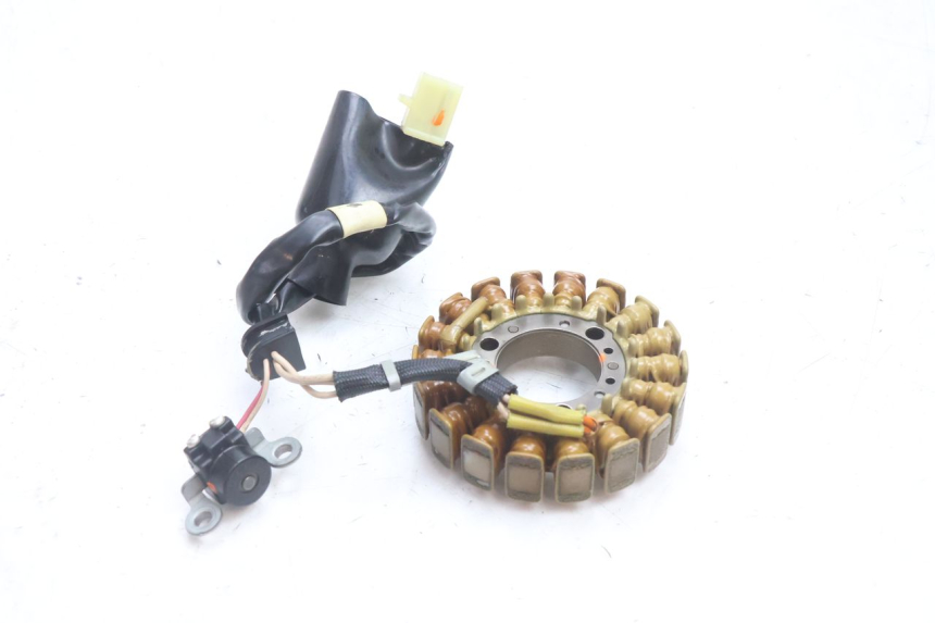 photo de STATOR YAMAHA X-MAX XMAX 125 (2010 - 2013) - Estado de la superficie y material