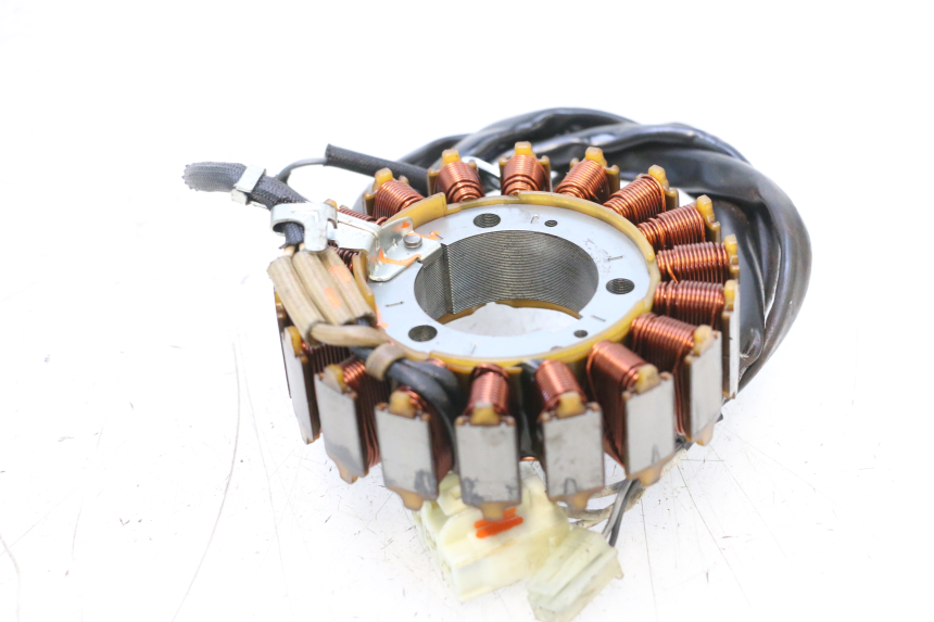 photo de STATOR YAMAHA XP T-MAX TMAX ABS 530 (2012 - 2015) - Detalles de los puntos de fijación