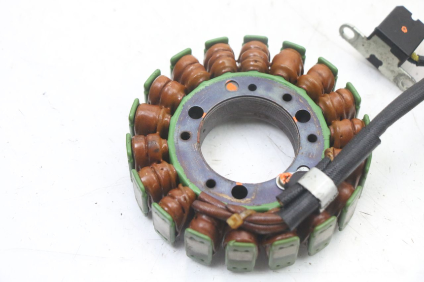 photo de STATOR YAMAHA FZS FAZER 600 (2001 - 2003) - Vista general del producto