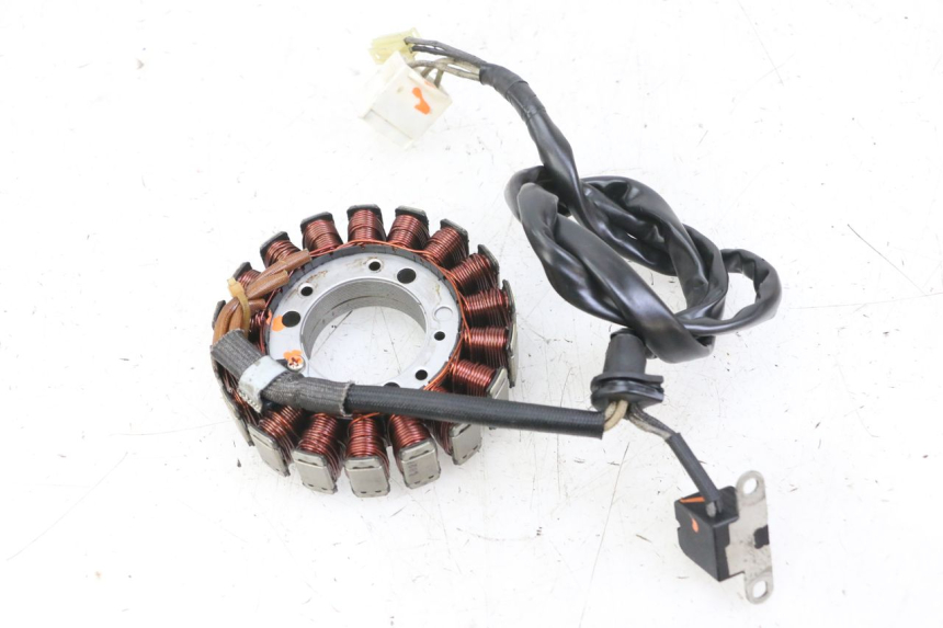 photo de STATOR YAMAHA FZS FAZER 600 (2001 - 2003) - Detalles de los puntos de fijación