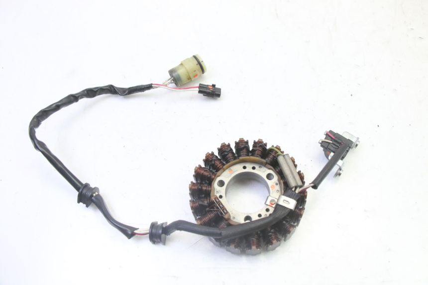 photo de STATOR YAMAHA YFM R RAPTOR 250 (2008 - 2014) - Primer plano técnico