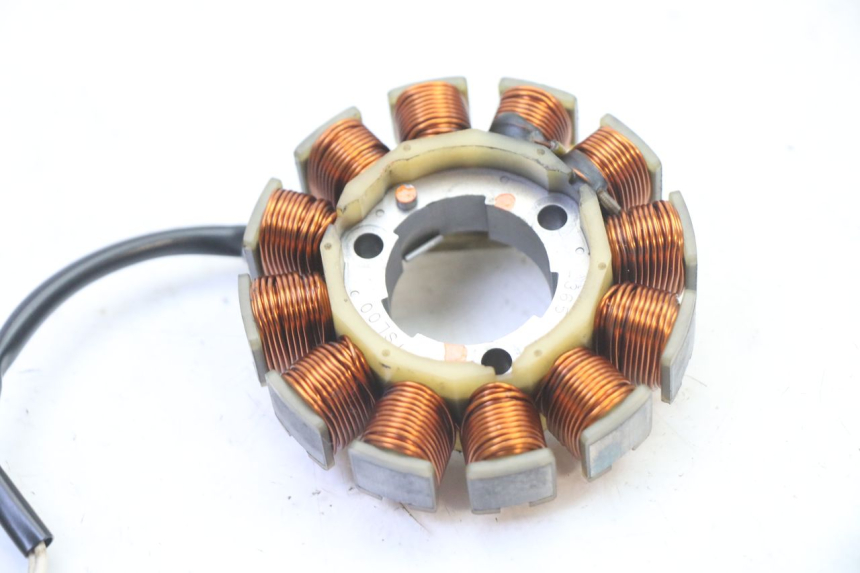 photo de STATOR YAMAHA YZF YZ-F 450 (2014 - 2016) - Primer plano técnico