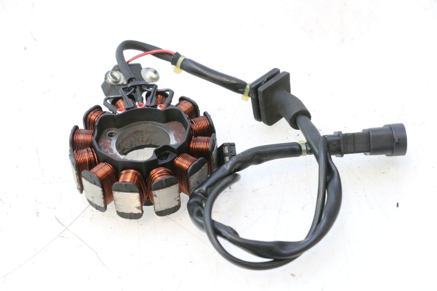 photo de STATOR PIAGGIO ZIP IGET 4T 50 (2021 - 2023) - Primer plano técnico