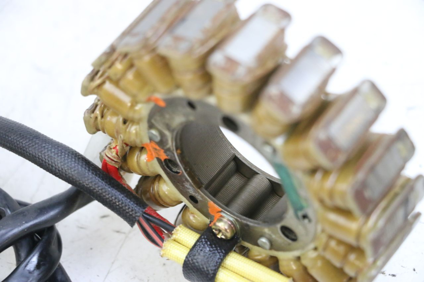 photo de STATOR KAWASAKI ZR 7 750 (1999 - 2004) - Zoom estado de uso