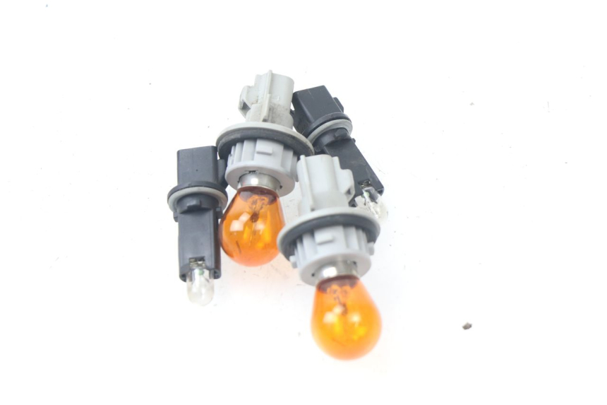 photo de PORTALAMPARAS SUZUKI AN BURGMAN 400 (2006 - 2010) - Detalle de la pieza