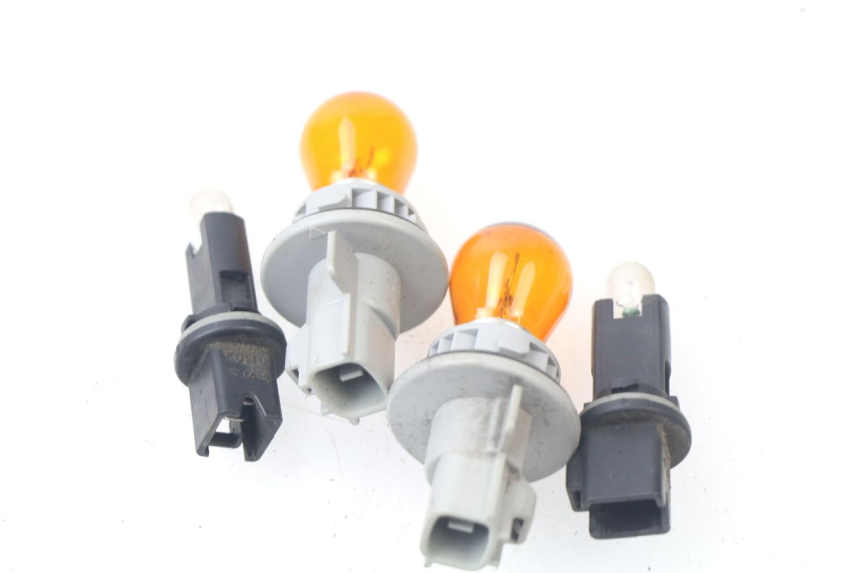 photo de PORTALAMPARAS SUZUKI AN BURGMAN 400 (2006 - 2010) - Zoom estado de uso