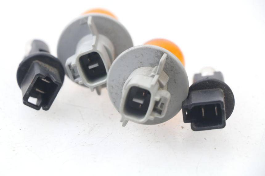 photo de PORTALAMPARAS SUZUKI AN BURGMAN 400 (2006 - 2010) - Otra perspectiva