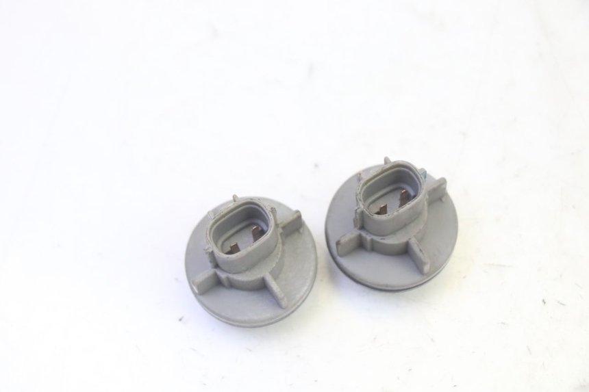 photo de SOPORTE DE BOMBILLA SUZUKI BURGMAN 125 (2007 - 2014) - Otra perspectiva