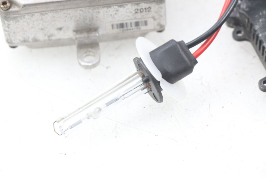 photo de PORTALAMPARAS DAELIM S2 125 (2006 - 2007) - Estado de la superficie y material