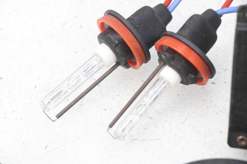 photo de PORTALAMPARAS YAMAHA XP T-MAX TMAX ABS 530 (2012 - 2015) - Estado de la superficie y material