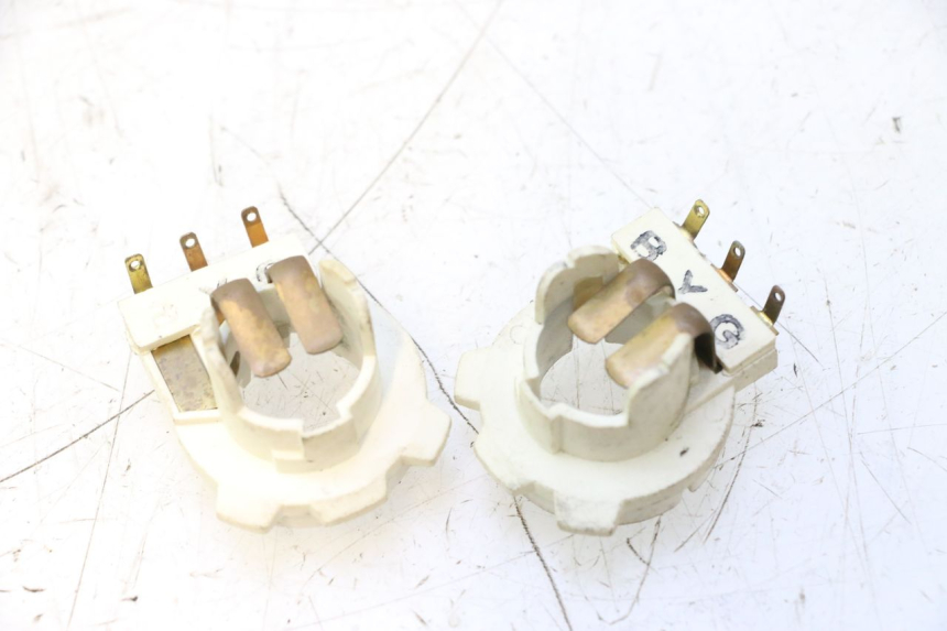 photo de PORTALAMPARAS YAMAHA YP MAJESTY 125 (2002 - 2006) - Detalle de la pieza
