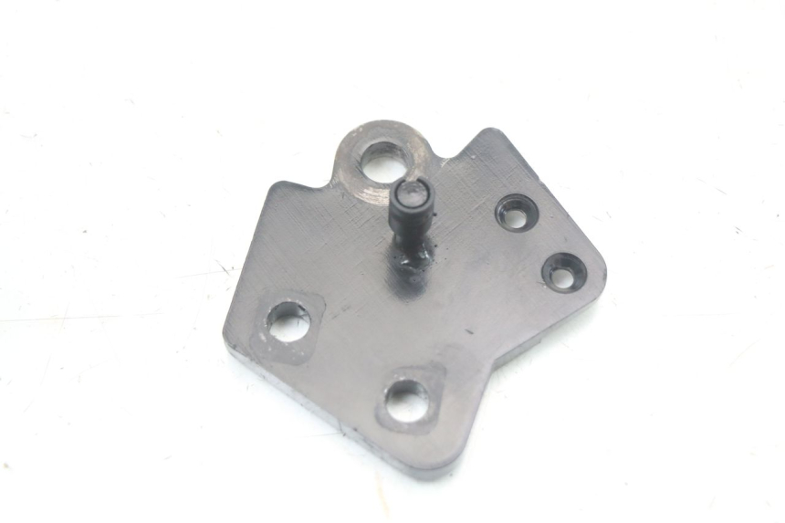 photo de MONTAJE CABALLETE HUSQVARNA SVARTPILEN 401 (2018 - 2023) - Detalle de la pieza