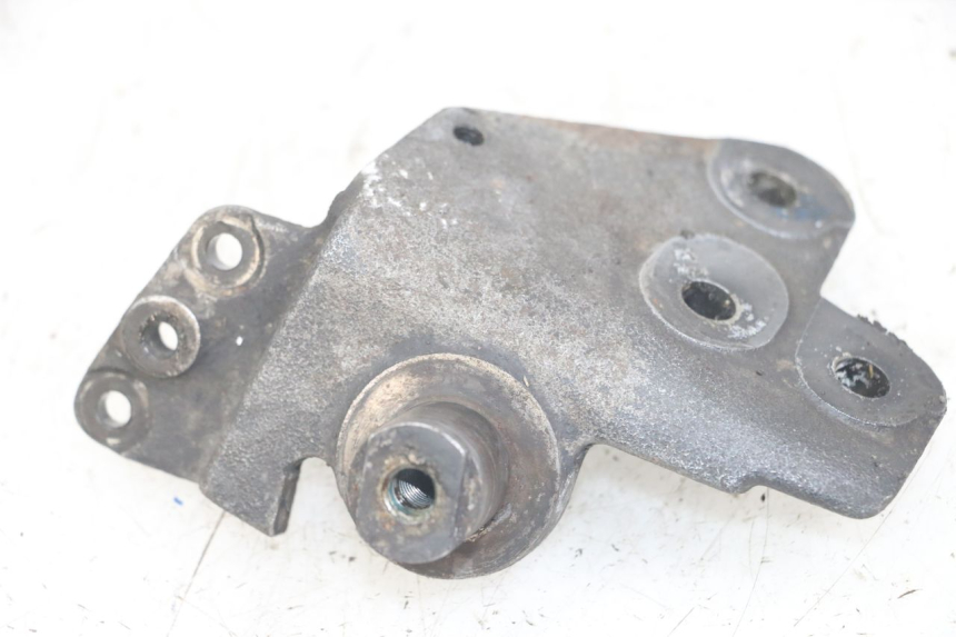 photo de SOPORTE DE CABALLETE YAMAHA TDM ABS 900 (2002 - 2014) - Detalle de la pieza