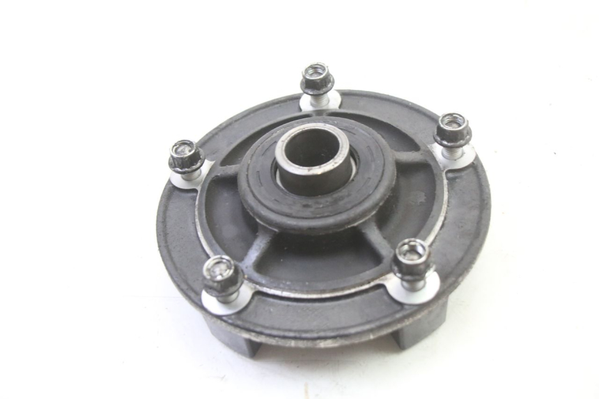 photo de CORONA SOPORTE SUZUKI GSR 750 (2011 - 2017) - Detalle de la pieza