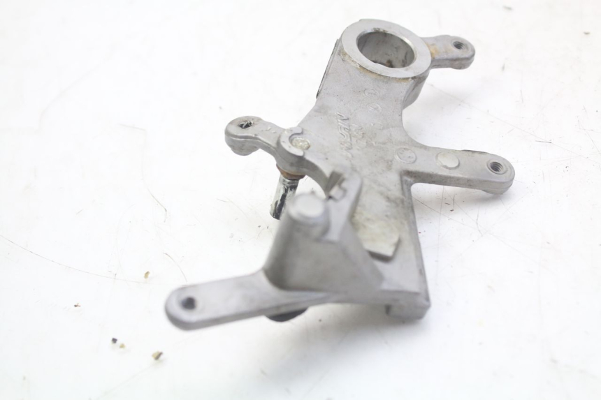 photo de SOPORTE PINZA DE FRENO TRASERO HONDA CRF 250 (2010 - 2013) - Zoom estado de uso