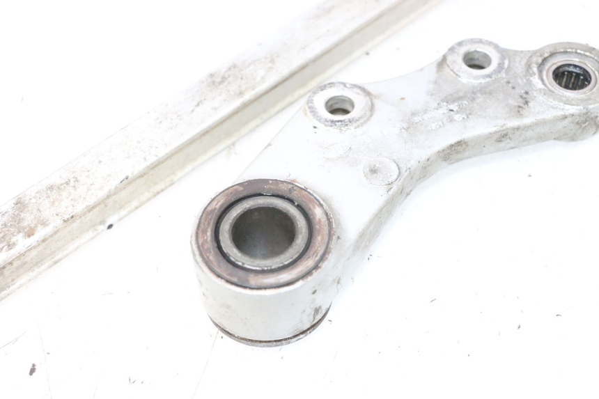 photo de SOPORTE PINZA TRASERO KAWASAKI GPX F ZX750F 750 (1986 - 1990) - Detalle de la pieza