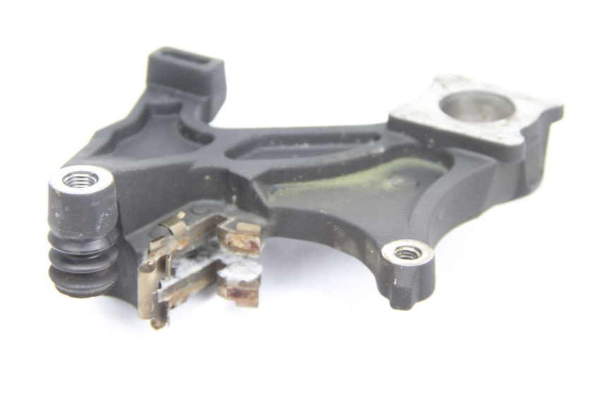 photo de SOPORTE PINZA TRASERO SUZUKI GSR 600 (2005 - 2012) - Primer plano técnico