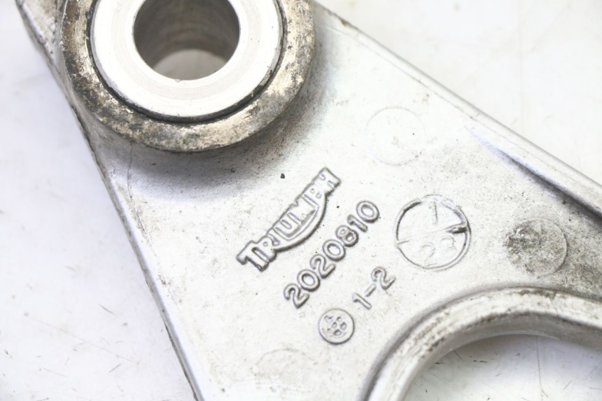 photo de SOPORTE PINZA TRASERO TRIUMPH SPRINT 900 (1995 - 1998) - Primer plano técnico