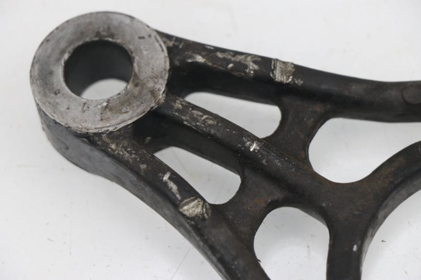 photo de SOPORTE PINZA TRASERO SUZUKI GSXF GSX F 600 (1988 - 1997) - Primer plano técnico