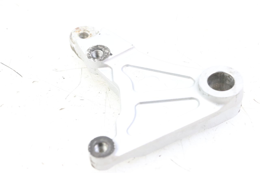 photo de SOPORTE PINZA TRASERO YAMAHA FZS FAZER 600 (2001 - 2003) - Detalle de la pieza