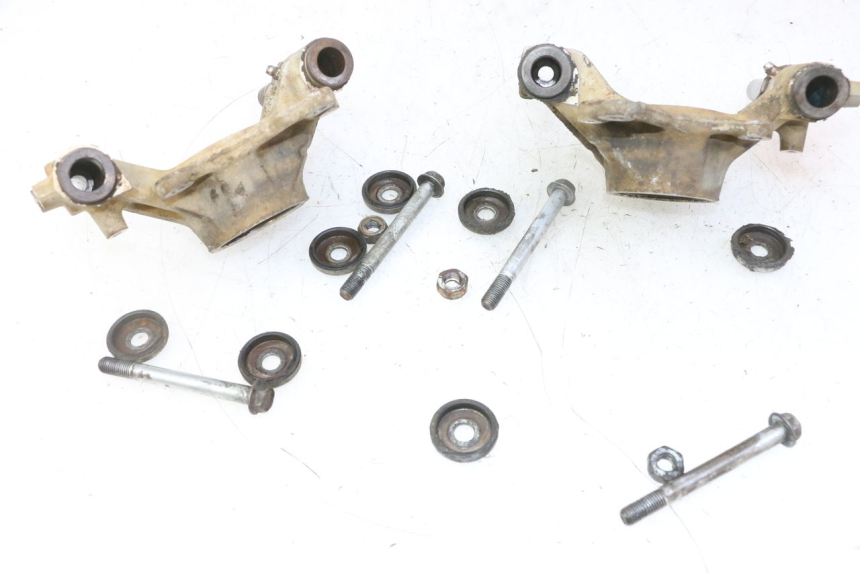 photo de SOPORTE PINZA TRASERO YAMAHA YFM GRIZZLY 550 (2008 - 2015) - Zoom sobre los componentes