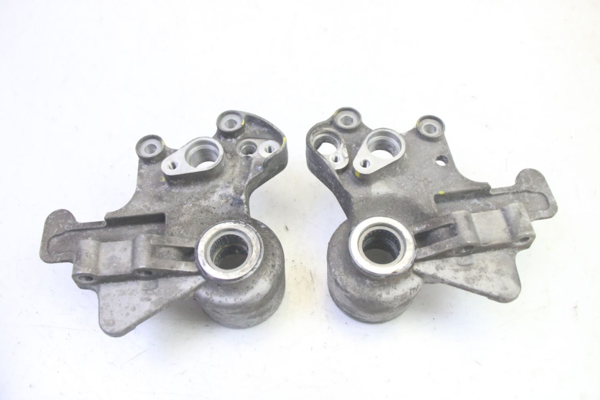 photo de SOPORTE PINZA DELANTERO PIAGGIO MP3 HPE 350 (2018 - 2020) - Vista principal