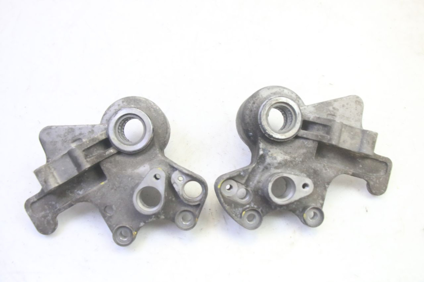 photo de SOPORTE PINZA DELANTERO PIAGGIO MP3 HPE 350 (2018 - 2020) - Zoom estado de uso