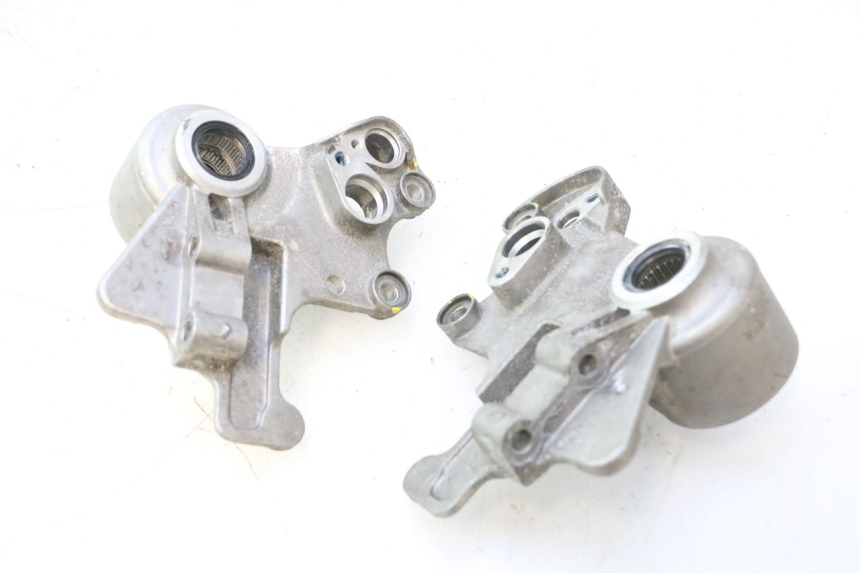 photo de SOPORTE PINZA DELANTERO PIAGGIO MP3 HPE 530 (2022 - 2026) - Detalle de la pieza