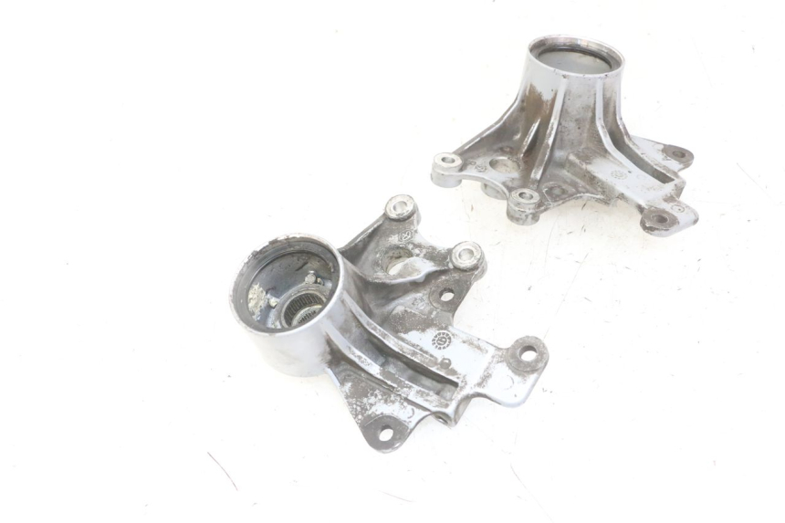 photo de SOPORTE DE PINZA DE FRENOS DELANTERA PIAGGIO MP3 LT 300 (2010 - 2016) - Primer plano técnico