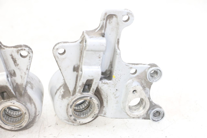 photo de SOPORTE PINZA DELANTERO PIAGGIO MP3 LT 400 (2007 - 2012) - Primer plano técnico