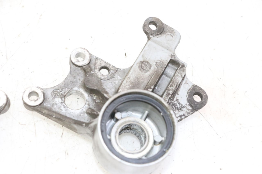 photo de SOPORTE PINZA DELANTERO PIAGGIO MP3 LT 300 (2010 - 2016) - Marcados y referencias originales