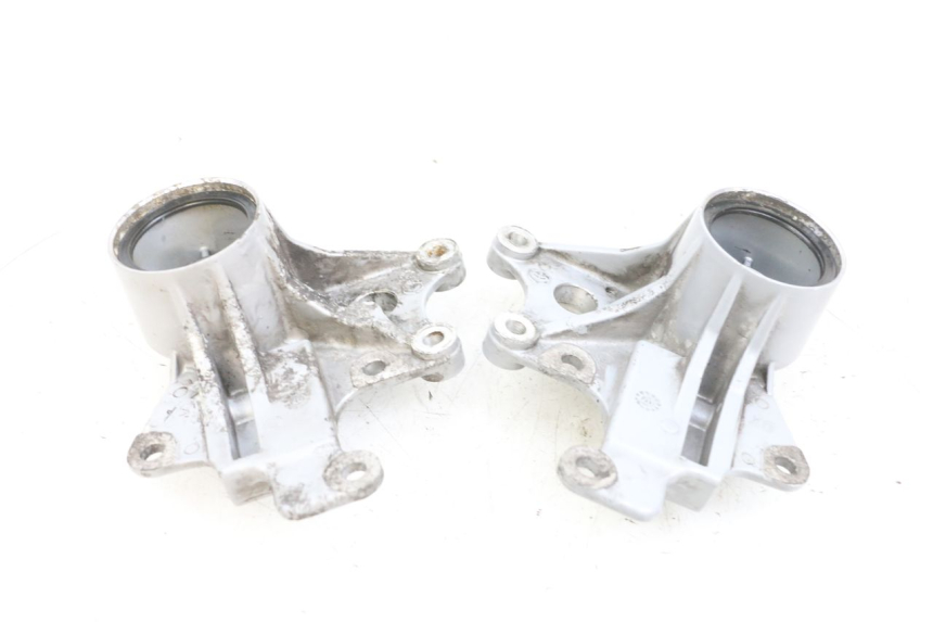 photo de SOPORTE PINZA DELANTERO PIAGGIO MP3 LT 400 (2007 - 2012) - Primer plano técnico