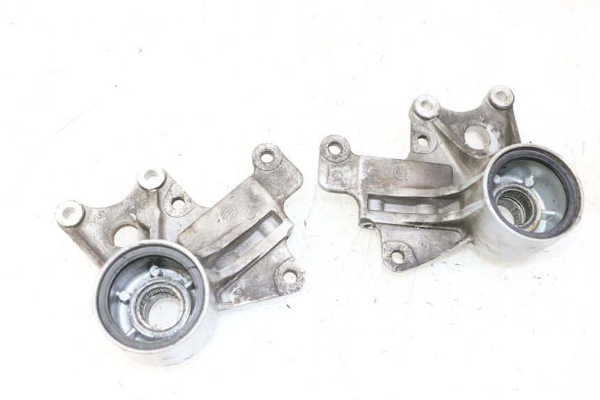 photo de SOPORTE PINZA DELANTERO PIAGGIO MP3 500 (2011 - 2015) - Vista principal