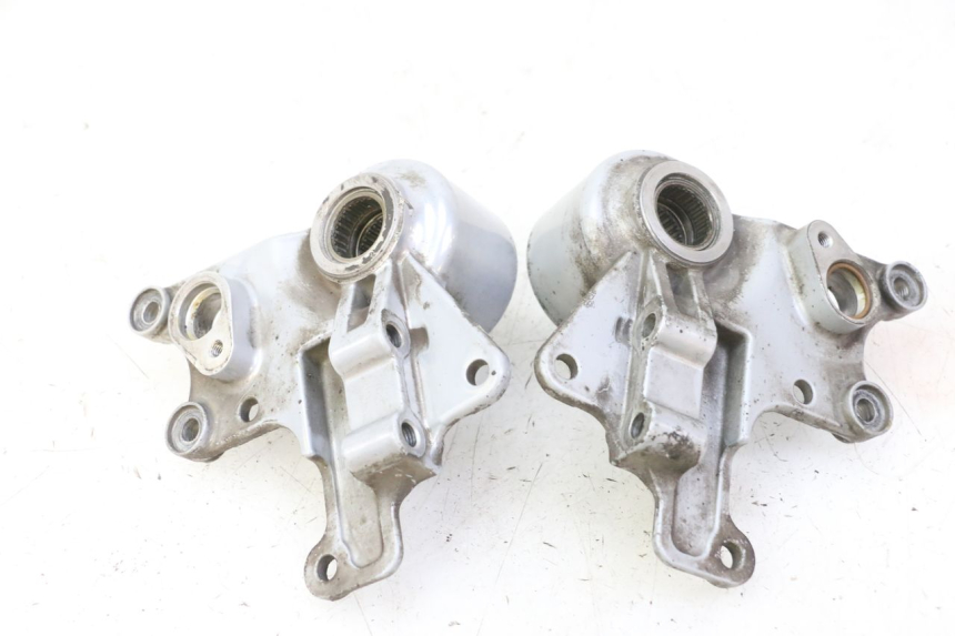 photo de SOPORTE PINZA DELANTERO PIAGGIO MP3 RL 250 (2006 - 2010) - Detalles de los puntos de fijación