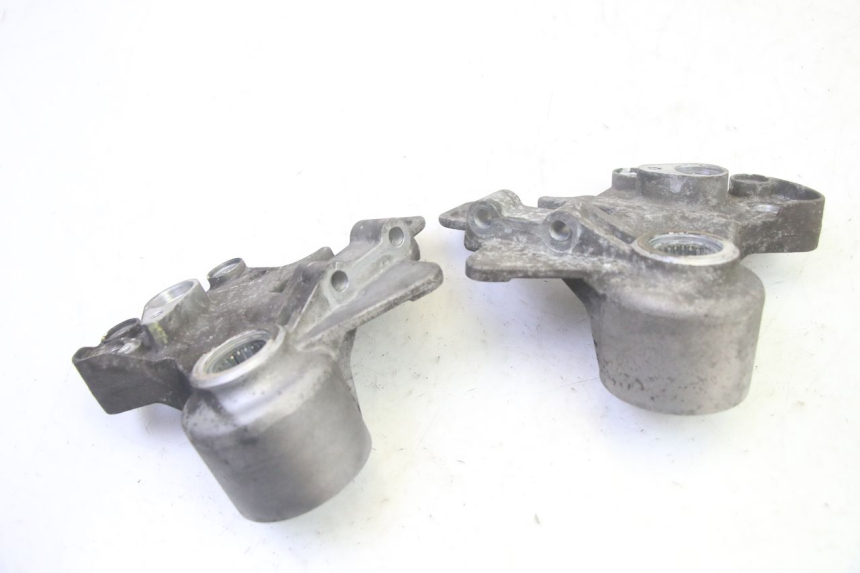 photo de SOPORTE PINZA DELANTERO PIAGGIO MP3 500 (2016 - 2018) - Otra perspectiva