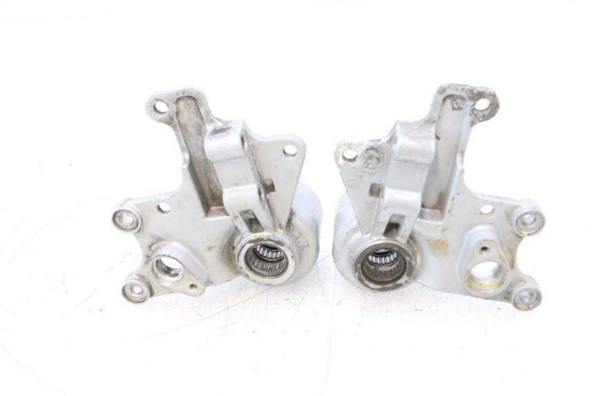 photo de SOPORTE PINZA DELANTERO PIAGGIO MP3 RL 250 (2006 - 2010) - Primer plano técnico