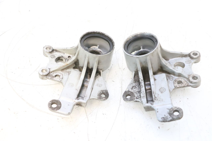 photo de SOPORTE PINZA DELANTERO PIAGGIO MP3 RL 250 (2006 - 2010) - Detalles de los puntos de fijación