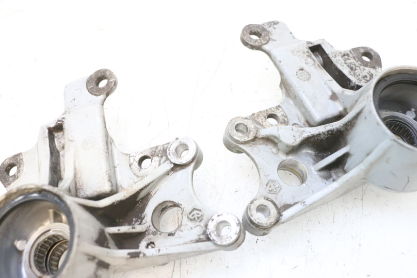 photo de SOPORTE PINZA DELANTERO PIAGGIO MP3 RL 250 (2006 - 2010) - Estado de la superficie y material