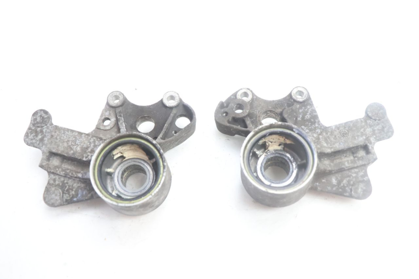 photo de SOPORTE PINZA DELANTERO PIAGGIO MP3 500 (2016 - 2018) - Primer plano técnico