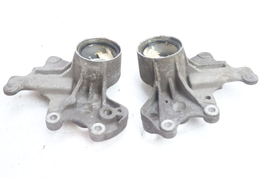 photo de SOPORTE PINZA DELANTERO PIAGGIO MP3 500 (2016 - 2018) - Primer plano técnico