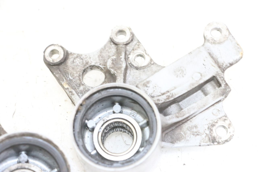 photo de SOPORTE PINZA DELANTERO PIAGGIO MP3 125 (2006 - 2014) - Detalles de los puntos de fijación