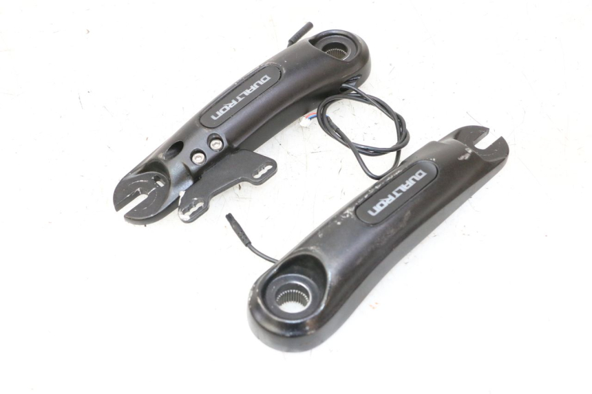 photo de SOPORTE DE PINZA DE FRENOS DELANTERA DUALTRON VICTOR LIMITED 1 - Estado de la superficie y material