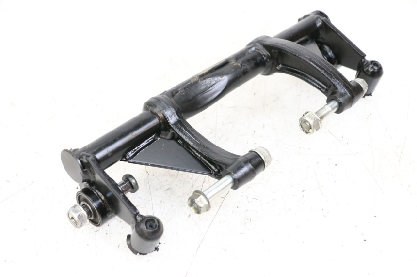 photo de SOPORTE DEL MOTOR KYMCO AGILITY 4T 50 (2018 - 2022) - Detalle de la pieza