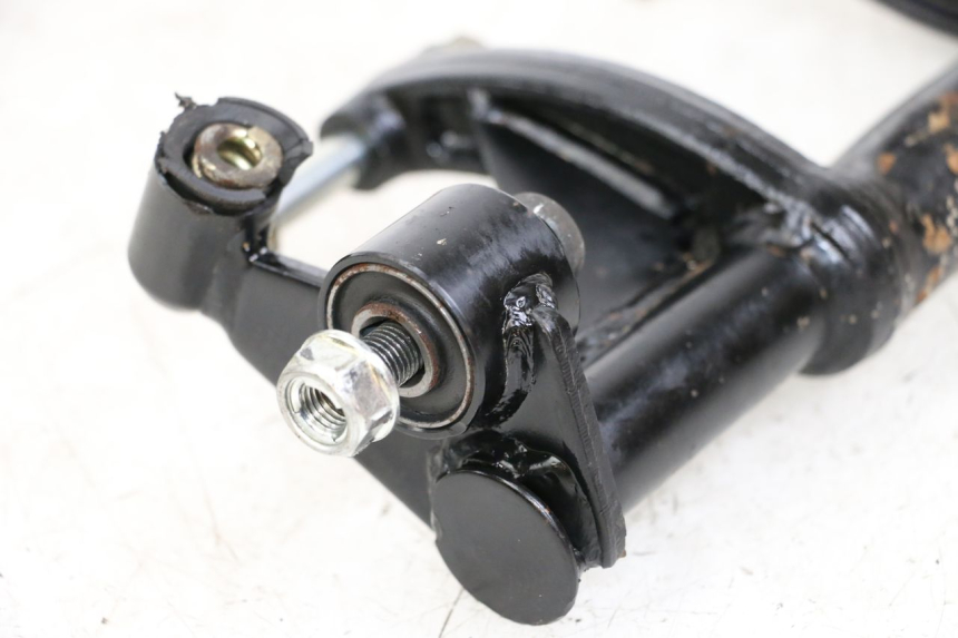 photo de SOPORTE DEL MOTOR KYMCO AGILITY 4T 50 (2018 - 2022) - Otra perspectiva