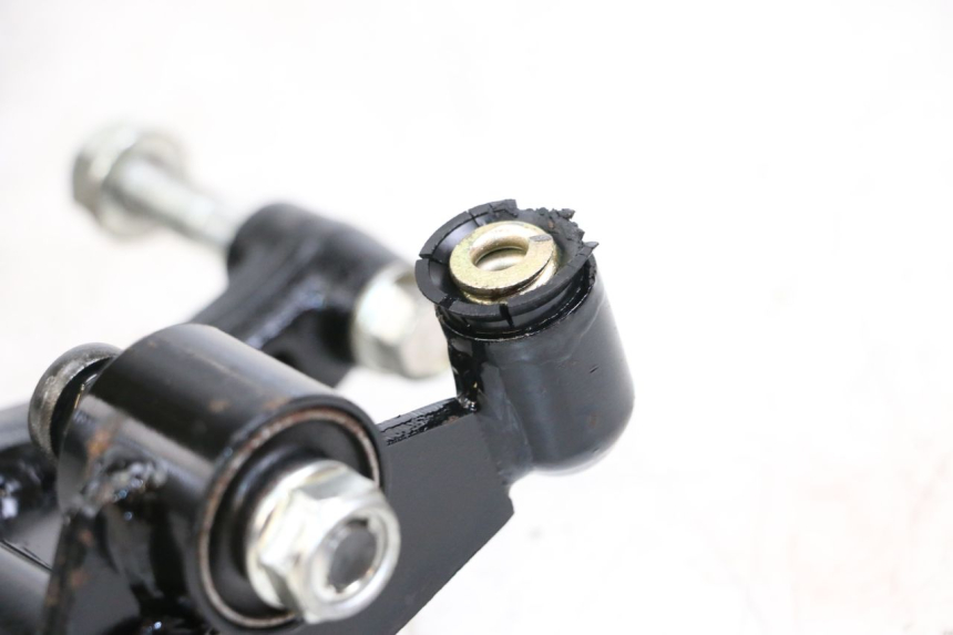 photo de SOPORTE DEL MOTOR KYMCO AGILITY 4T 50 (2018 - 2022) - Detalles de los puntos de fijación