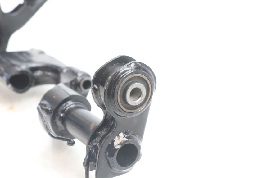 photo de SOPORTE MOTOR KYMCO AGILITY CITY 16P 125 (2015 - 2024) - Detalles de los puntos de fijación