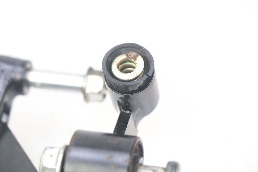 photo de SOPORTE DEL MOTOR KYMCO AGILITY DELIVERY 4T 50 (2018 - 2023) - Detalles de los puntos de fijación