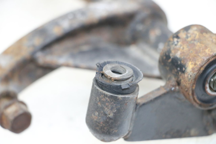 photo de SOPORTE MOTOR KYMCO AGILITY RS 4T 50 (2009 - 2013) - Otra perspectiva